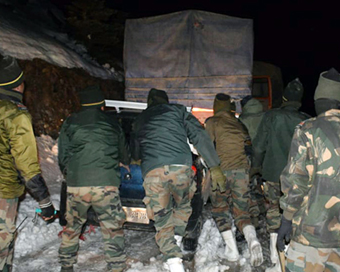 Army rescues 111 from snow-bound Sela Pass in Arunachal