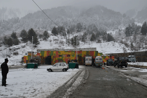 Photos: Cold wave grips J&K