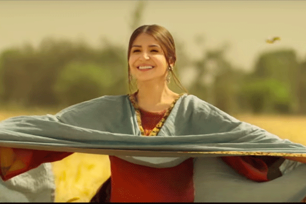 Anushka to connect with fans via WhatsApp for 