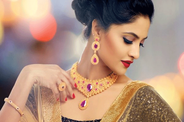 Select right jewellery for wedding functions