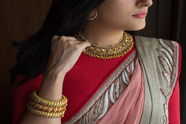Select right jewellery for wedding functions