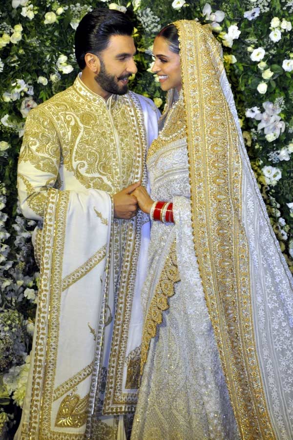 Ranveer, Deepika all smiles at Mumbai wedding reception