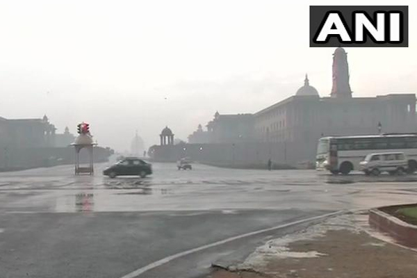 PICS: Rain lashes Delhi-NCR; hailstorm likely