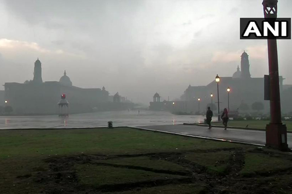 PICS: Rain lashes Delhi-NCR; hailstorm likely