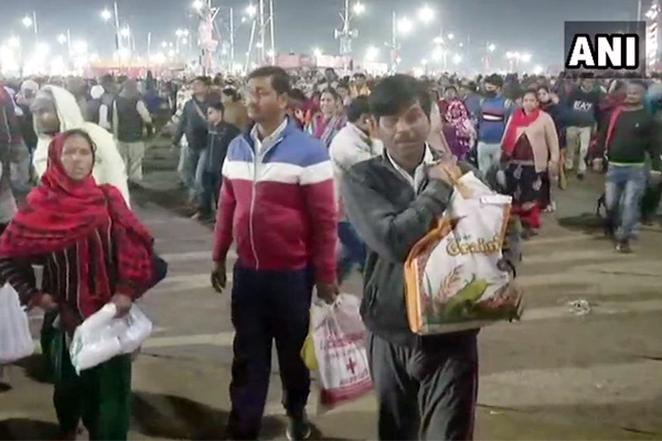 PICS: Thousands take holy dip at Kumbh on 