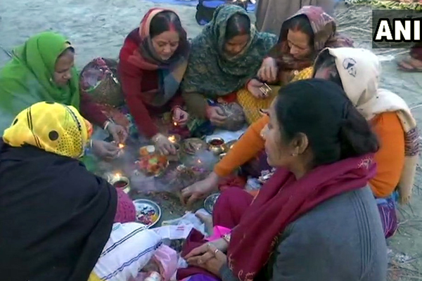 PICS: Thousands take holy dip at Kumbh on 