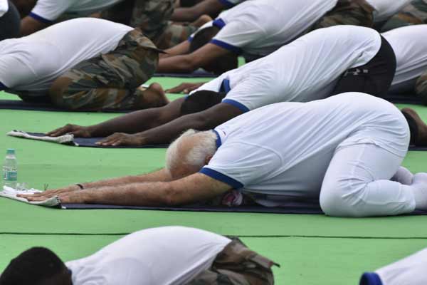 Modi performs yoga with 30,000 people in Ranchi