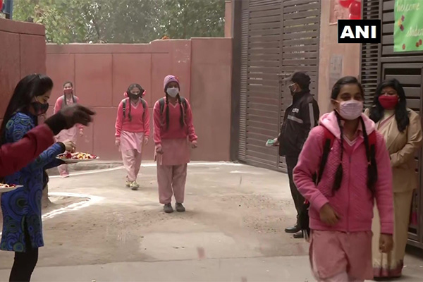 Delhi schools open after 10 months (PHOTOS)