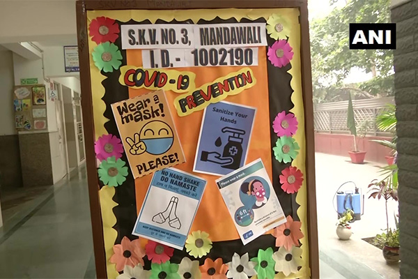 Delhi schools open after 10 months (PHOTOS)