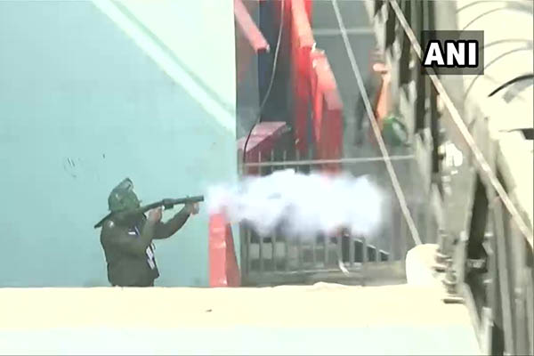 Farmers enter Red Fort, clash with police as India celebrates Republic Day (PHOTOS)