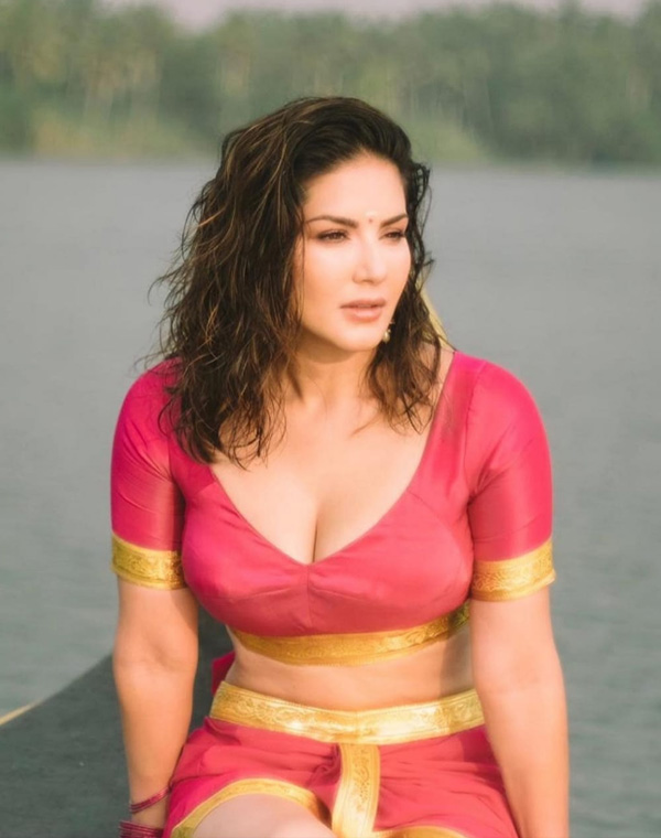 Photoshoot: Sunny Leone sizzles in traditional Kerala outfit