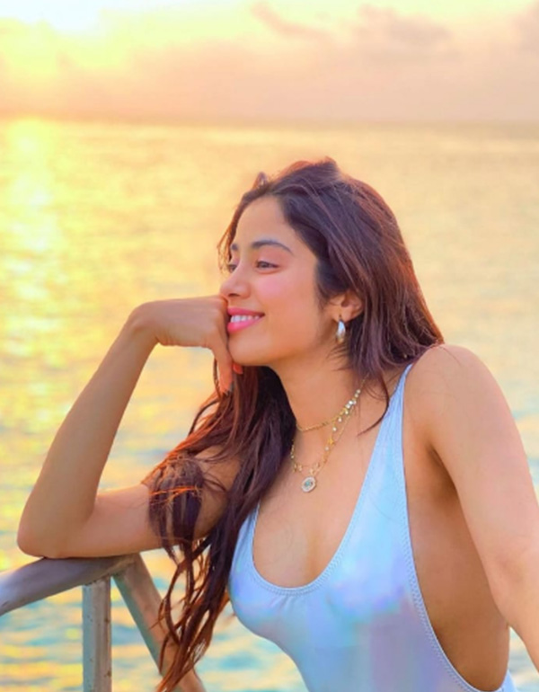 Janhvi Kapoor creates waves in sexy cut-out monokini as she vacays in Maldives