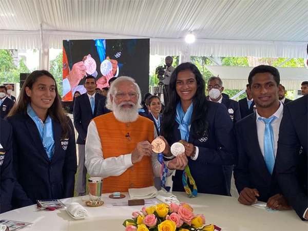 Photos: PM Modi meets Tokyo Olympics contingent over breakfast