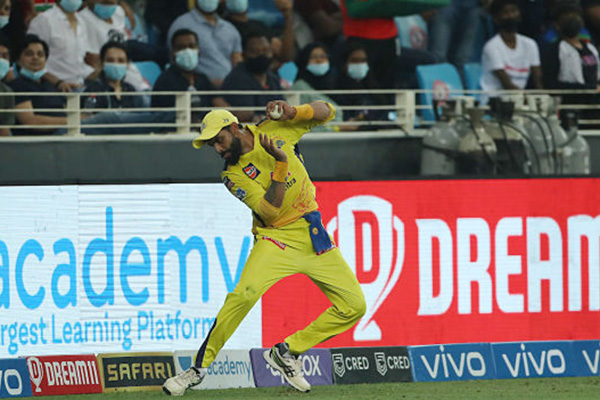 Chennai Super Kings cruise to their 4th IPL title (PHOTOS)