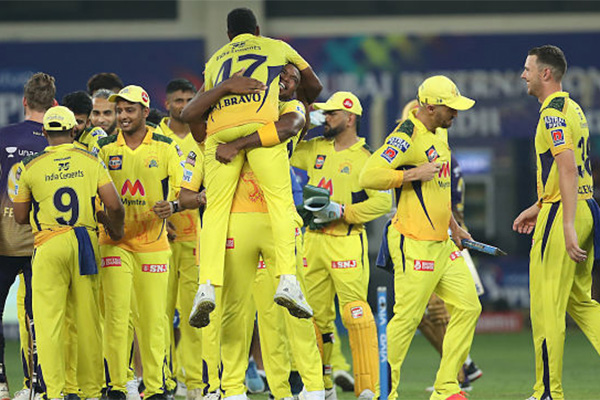 Chennai Super Kings cruise to their 4th IPL title (PHOTOS)