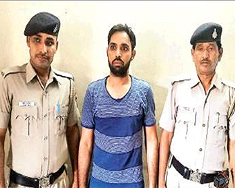 Man held in Delhi with heroin worth Rs 75 lakh