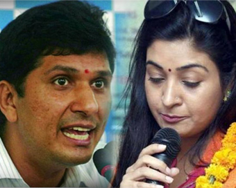 AAP legislator dares Alka Lamba to join Congress (File photo)