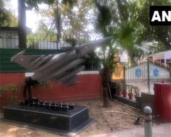 IAF erects Rafale replica outside Air Chief
