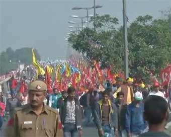Mega farmer rally reaches Delhi