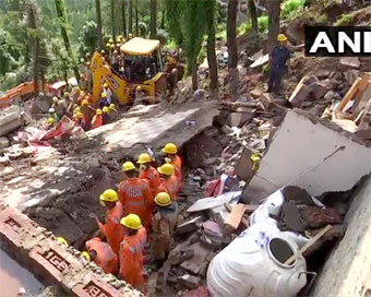 11 soldiers, civilian killed in Himachal building collapse