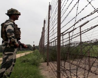Indian, Pakistani troops trade gunfire in Poonch, Rajouri (File photo)