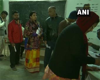 Amid violence, Jharkhand witnesses brisk polling 