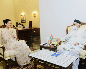 Kangana meets Maharashtra Governor Bhagat Singh Koshyari