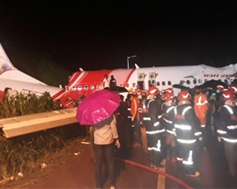 Kozhikode plane crash pilot