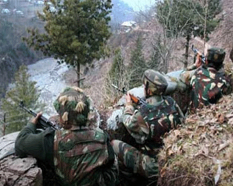 India, Pakistan trade heavy fire across LoC (File Photo)