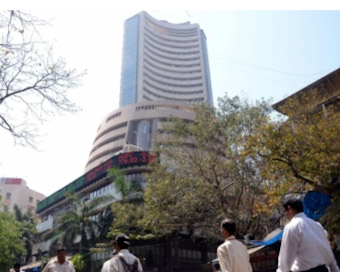 Stock Market News: Indices extend losses; Sensex, Nifty shed over 1% each