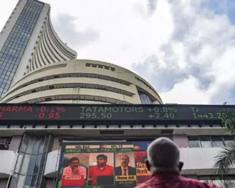 Sensex sinks below 51K, Nifty tests 15,200 on US recession fears, central bank tightening