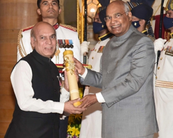 India honours ex-Pakistan para brigade member