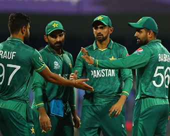 Pakistan team celebrating a wicket