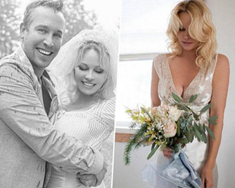 Pamela Anderson gets hitched again