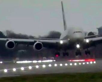 Passenger plane weighing 5,73,794 kg lands sideways in London