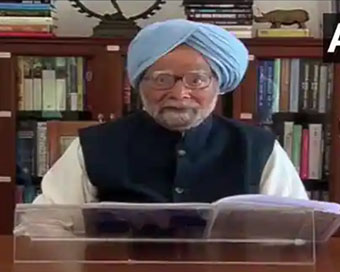 Ex-PM Manmohan Singh & wife take Covid vaccine at AIIMS