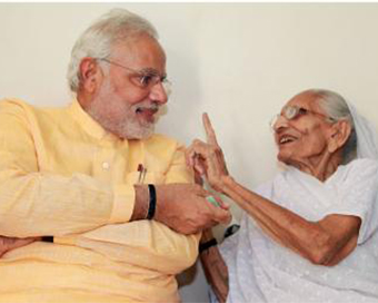 Prime Minister Narenda Modi with mother Heeraben (file photo)