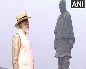 PM paying tribute to Sardar Vallabhbhai Patel (file photo)