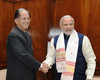 PM Modi with Tarun Gogoi (file photo)