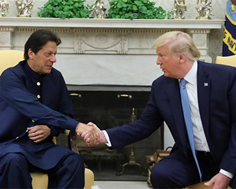 Imran, Trump discuss coronavirus pandemic over phone