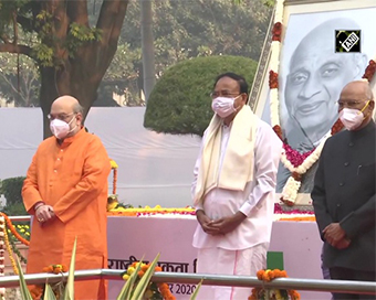 Leaders pay tributes to Sardar Vallabhbhai Patel