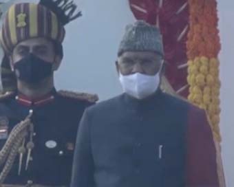President unfurls flag at Rajpath
