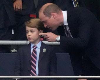 Euro 2020: Prince William consoles young Prince George after England loss