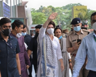 Priyanka Gandhi arrives in Lucknow to a tumultuous welcome