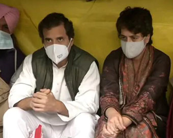 Rahul, Priyanka join Cong protest against farm laws in Delhi
