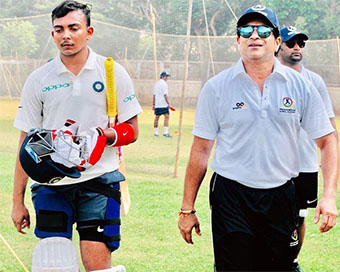 Prithvi Shaw with Sachin Tendulkar (file photo)