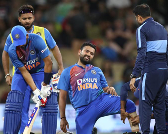 Rohit Sharma injured during 5th T20I 