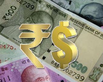 Rupee hits record low against US dollar(File Photo)