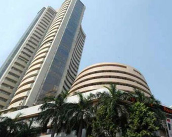 Sensex down 400 points (File Photo)