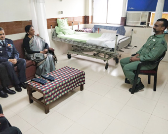 Sitharaman visits Wing Commander Abhinandan in hospital